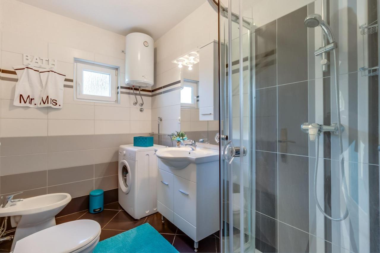 Apartmani Tanja Martinscica  Bagian luar foto